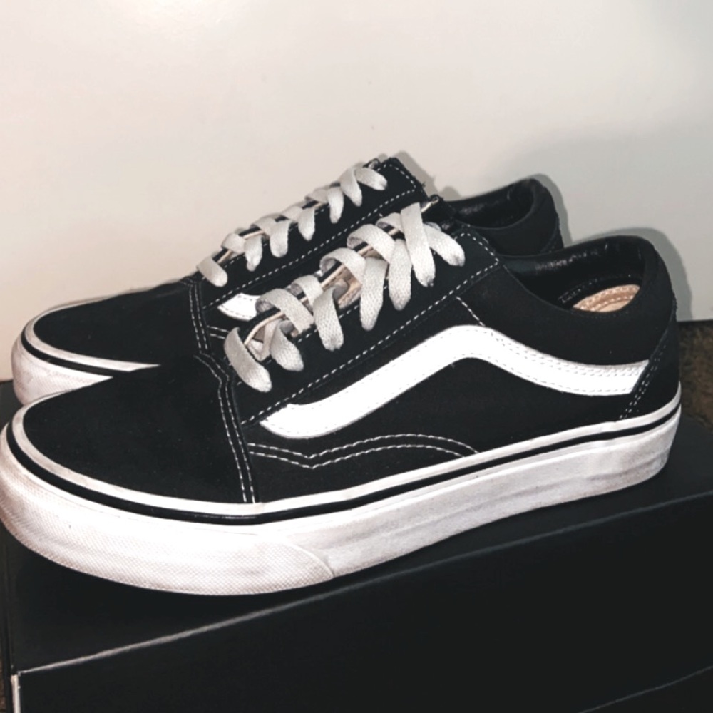Vans Old Skool (Black/White) - great condition